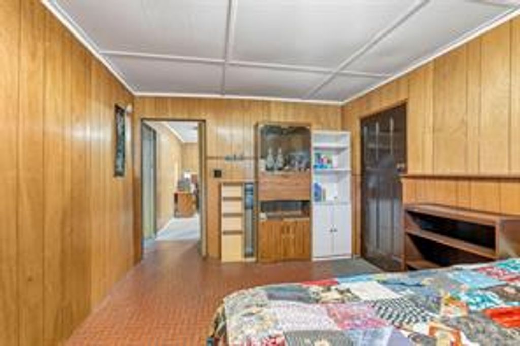 listing image 16048132951805740855