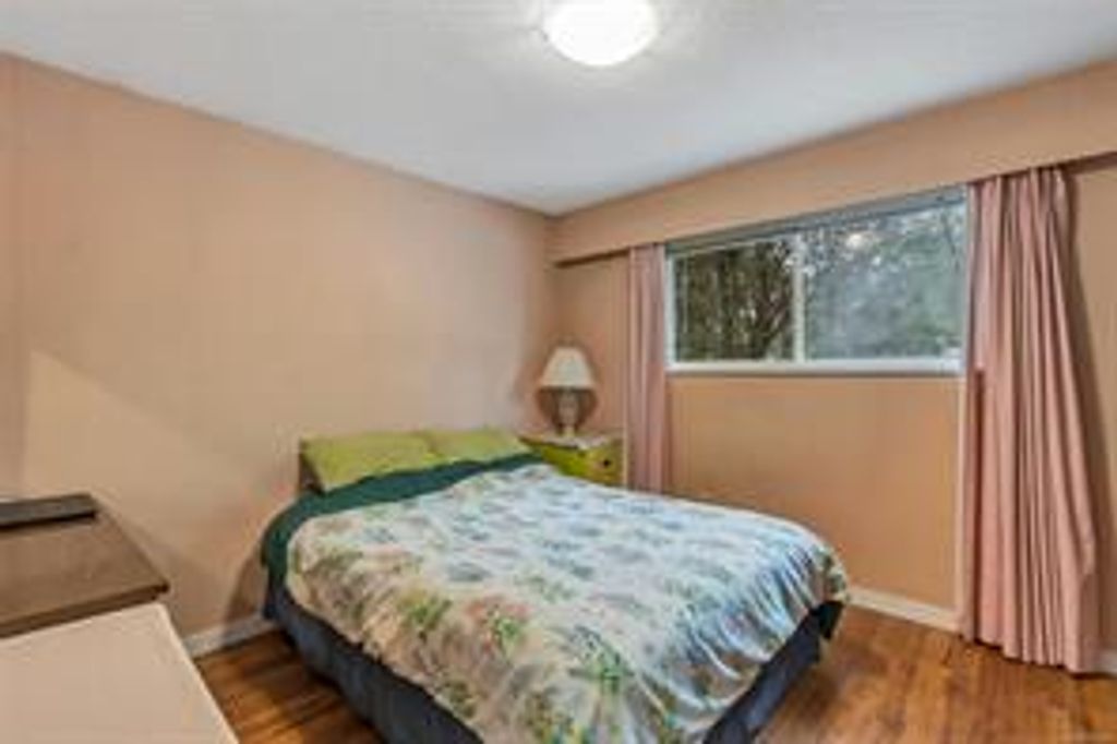 listing image 16045815349325229978