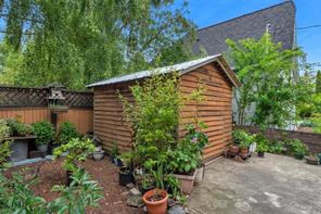 listing image 16040326973286425578