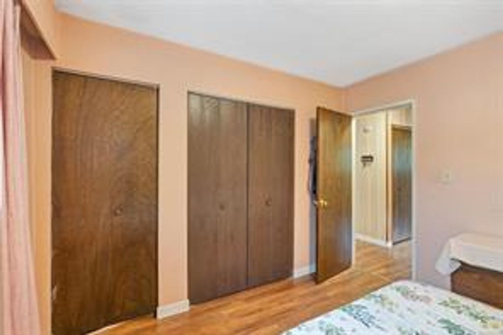 listing image 16041227651339145379