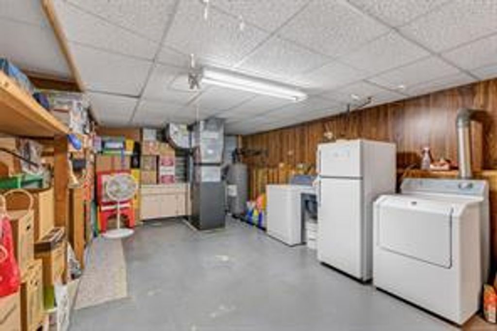 listing image 16042125832743342126