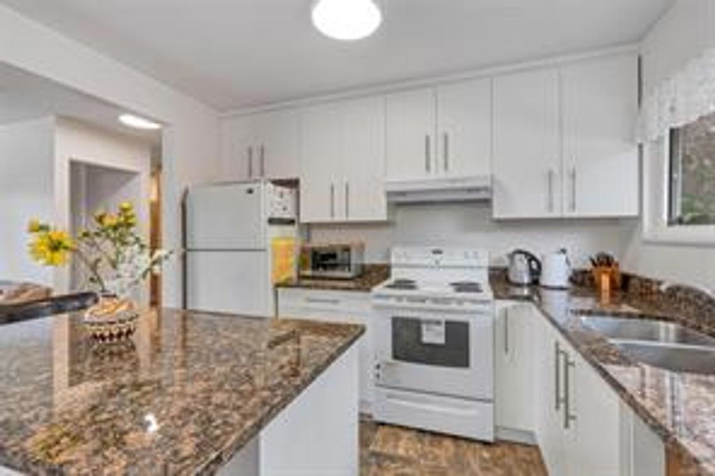 listing image 16046983927728501690