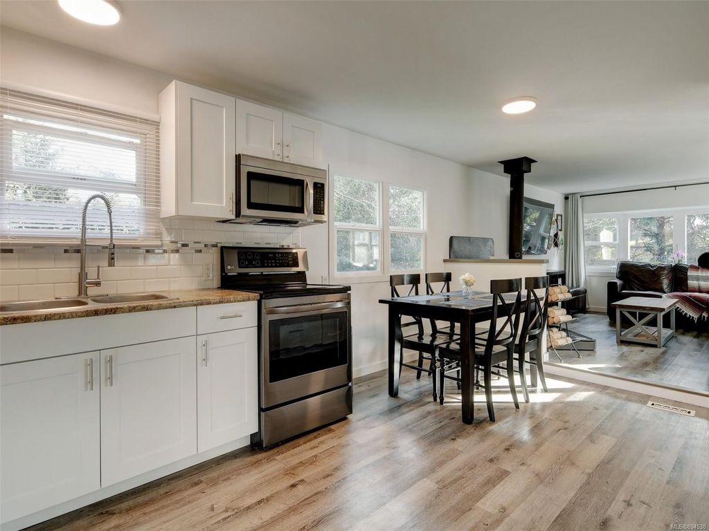 listing image 16041098669122