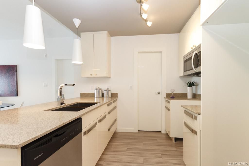 listing image 16045364129355814840