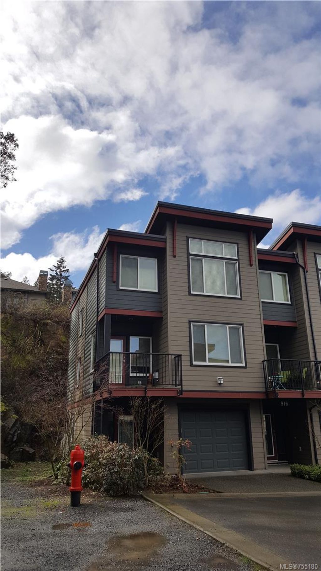 listing image 16049820869212164853