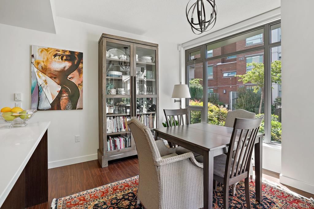 listing image 16041162570532124849