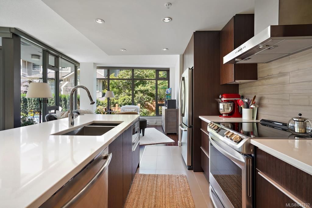 listing image 16041665525984820192