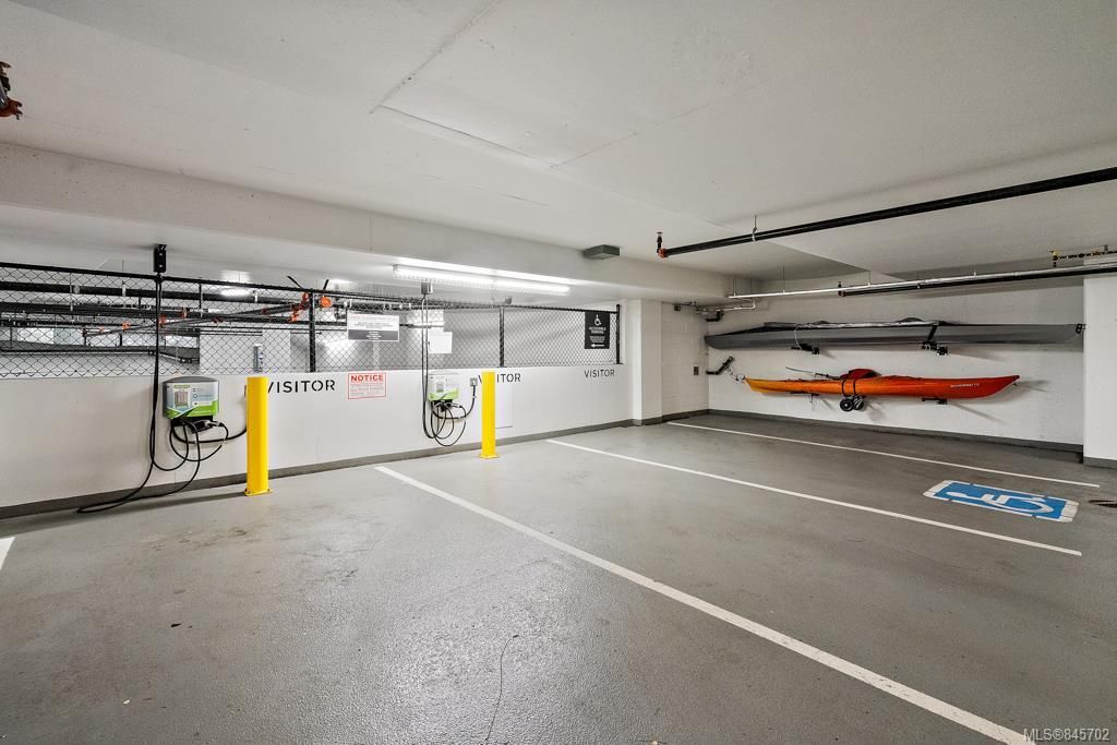 listing image 16043815716566296840