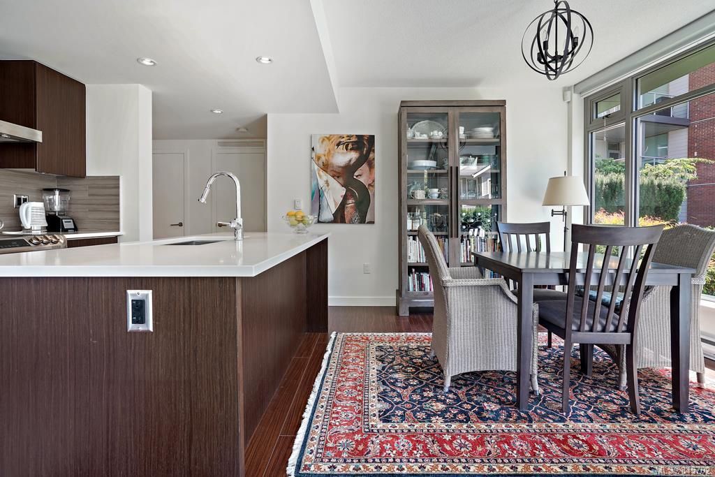 listing image 16048791751227276562