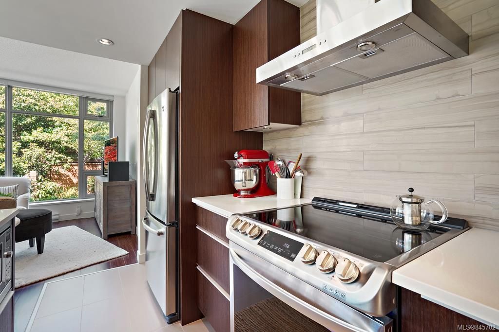 listing image 16045964355751295361