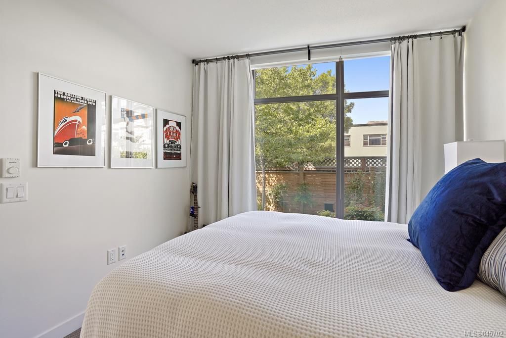 listing image 16042530015380711609