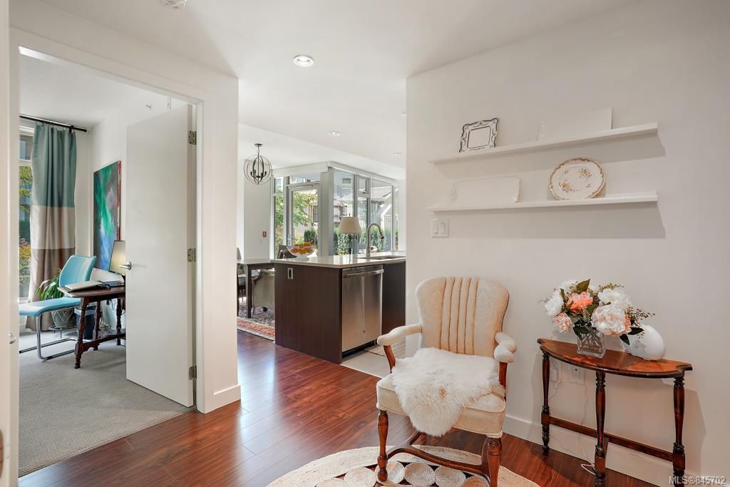 listing image 16049904085533500559