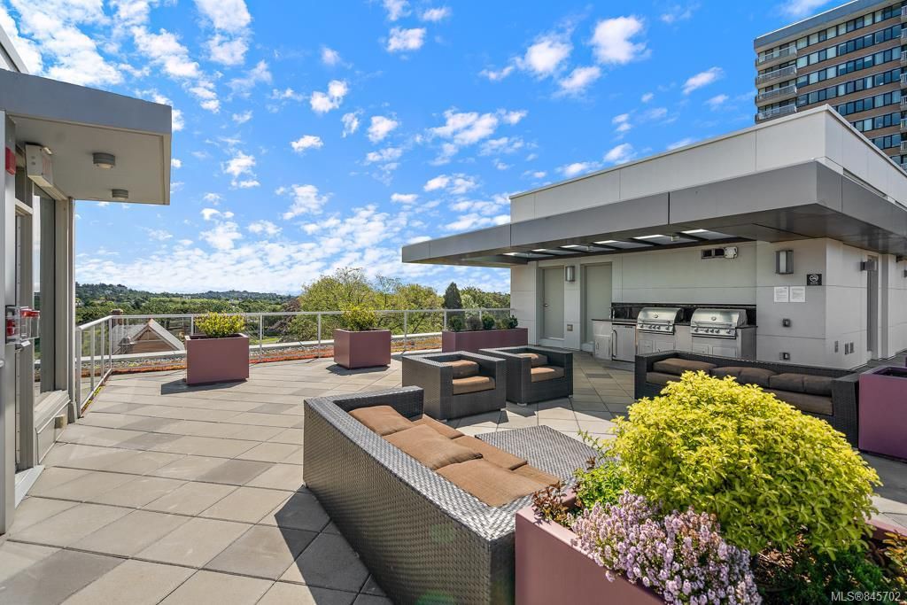 listing image 16046068474485591474