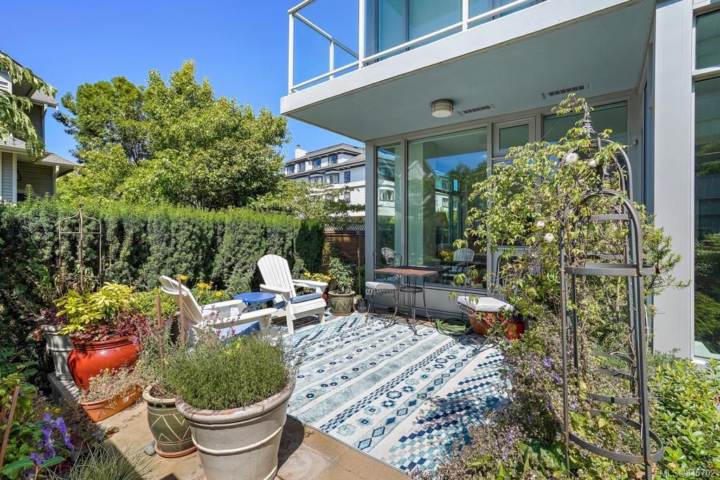 listing image 16046445900846151131