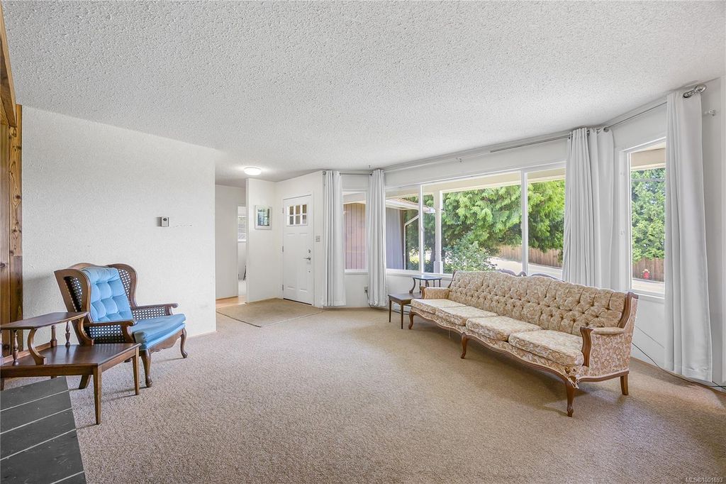listing image 16049126767841462305