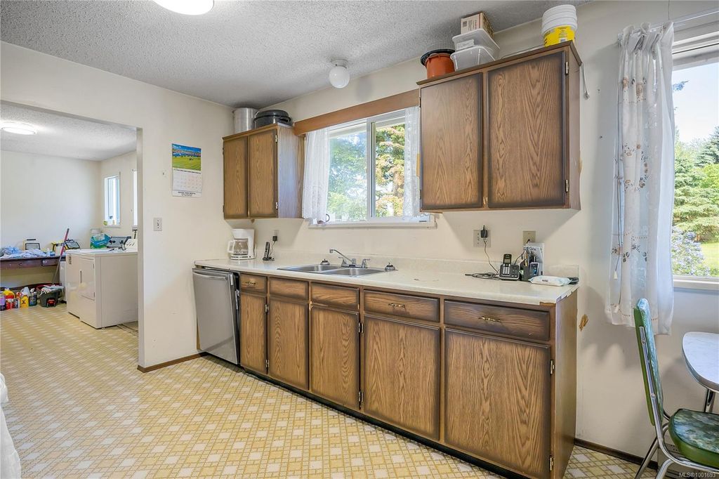 listing image 16045162145931921265