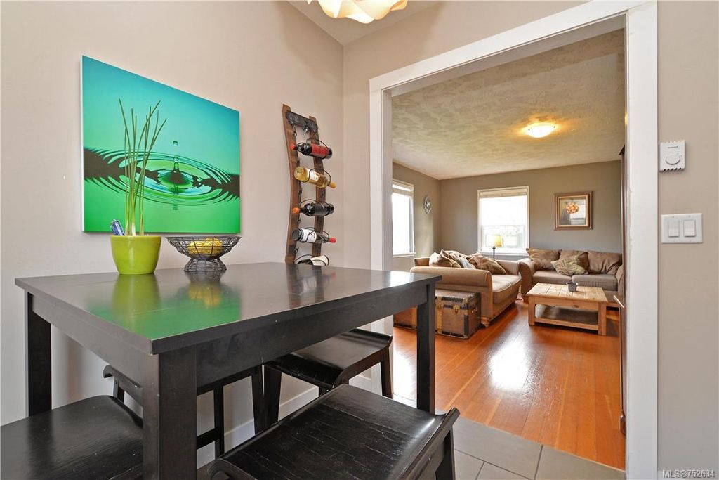 listing image 16048124908245213525