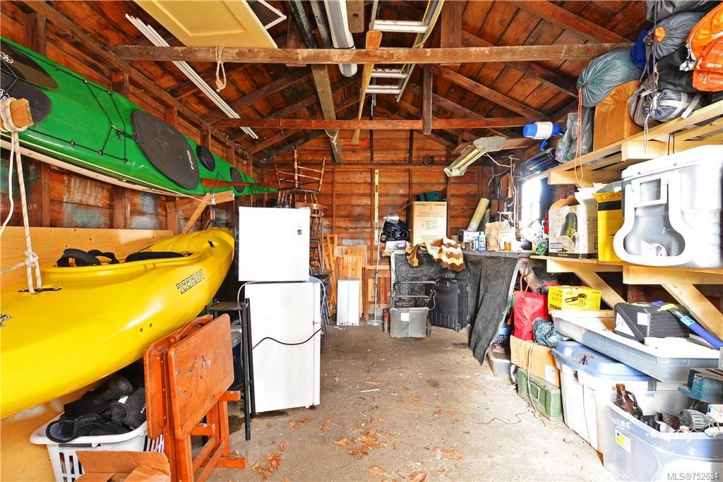 listing image 16044025399729927517