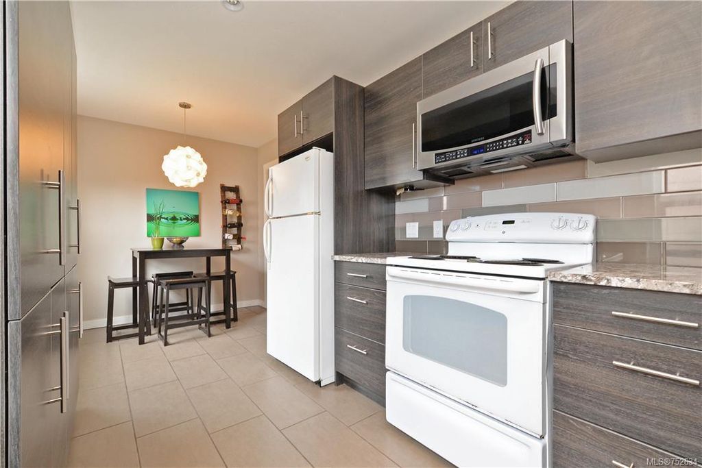 listing image 16044358921657215123