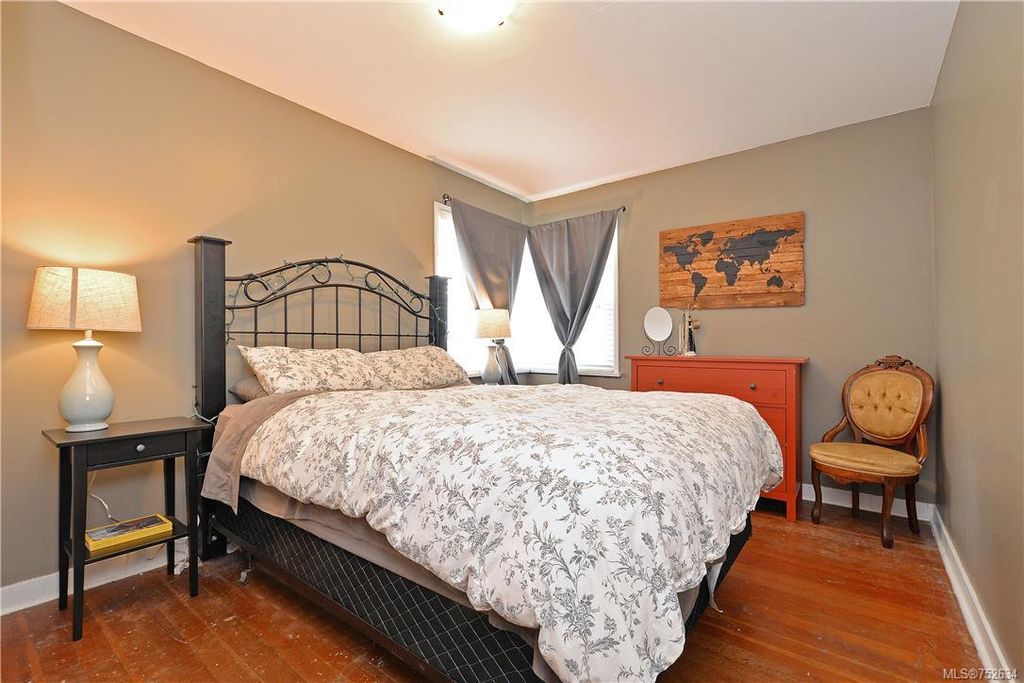 listing image 16041407930947828402