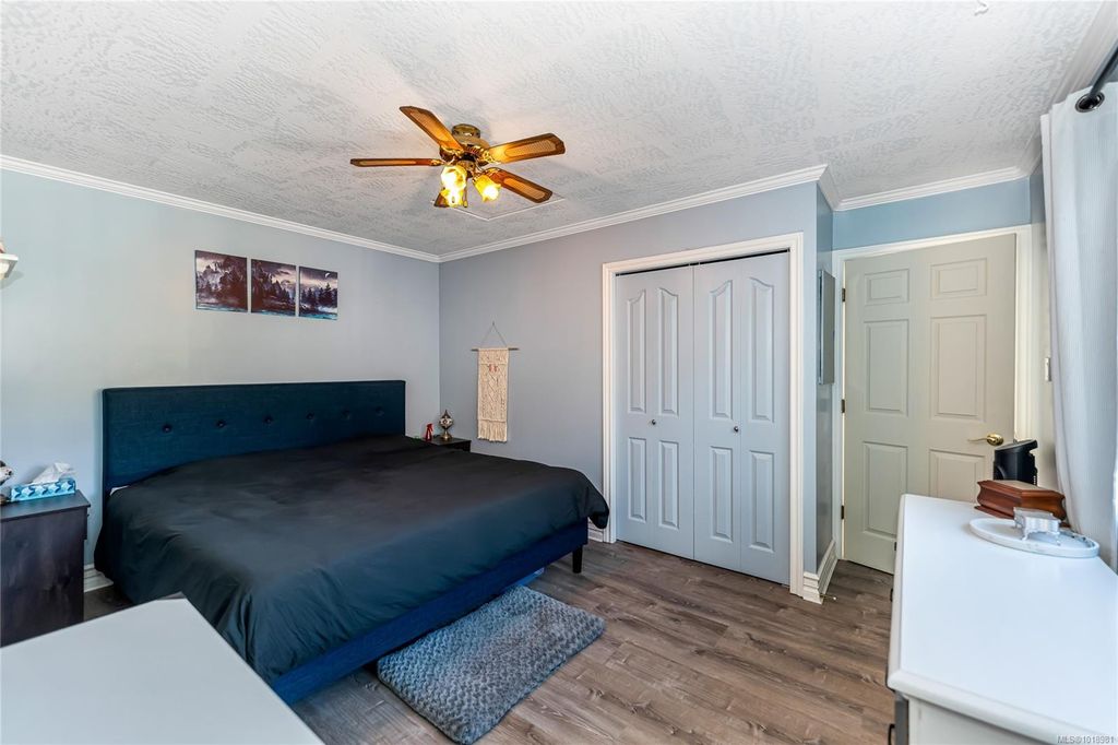 listing image 16040703931828753673