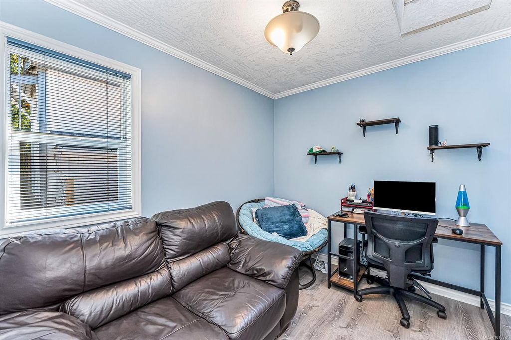 listing image 16045396125929183093