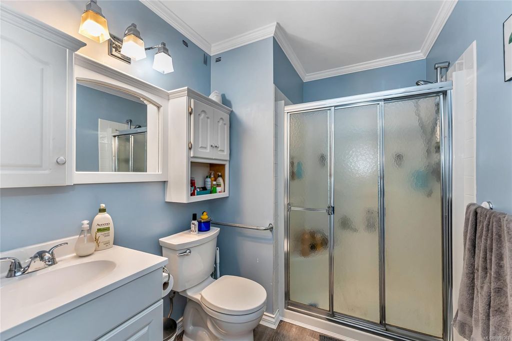 listing image 16047845351928861974