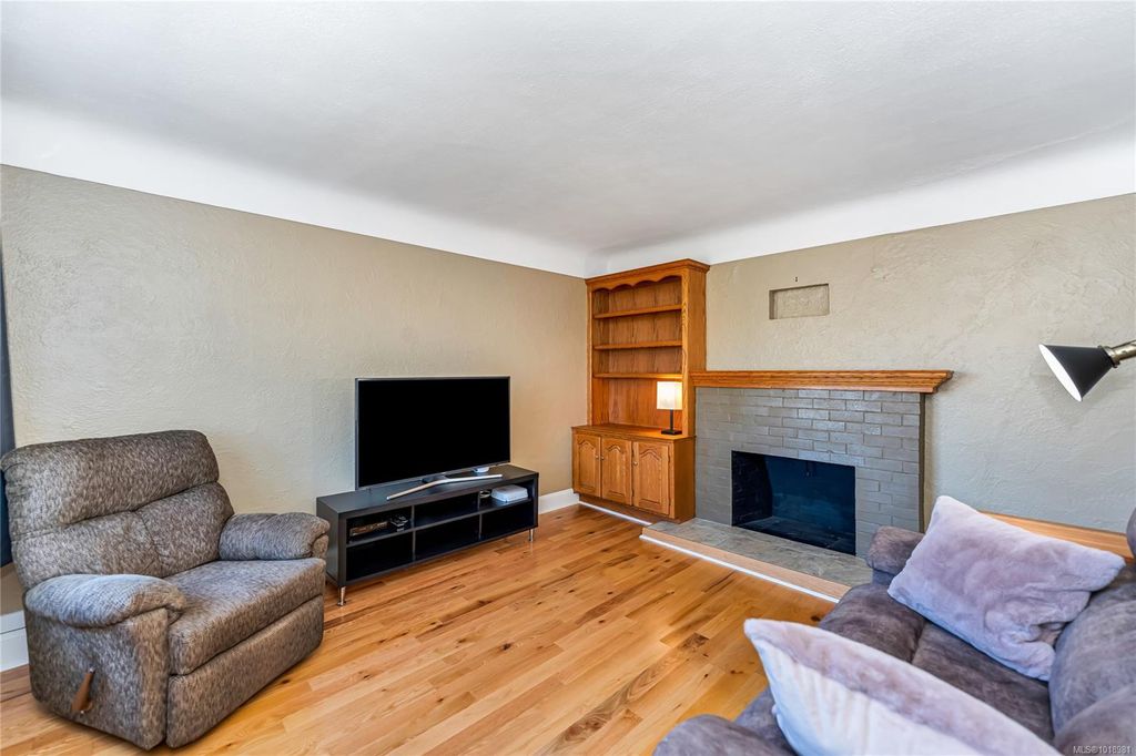 listing image 16042841483502819863