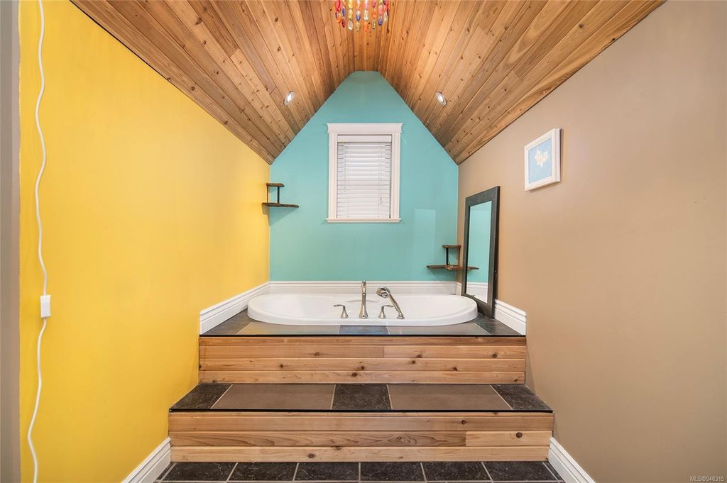 listing image 16047312239865525424