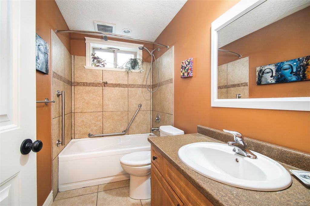 listing image 16041810587266545294