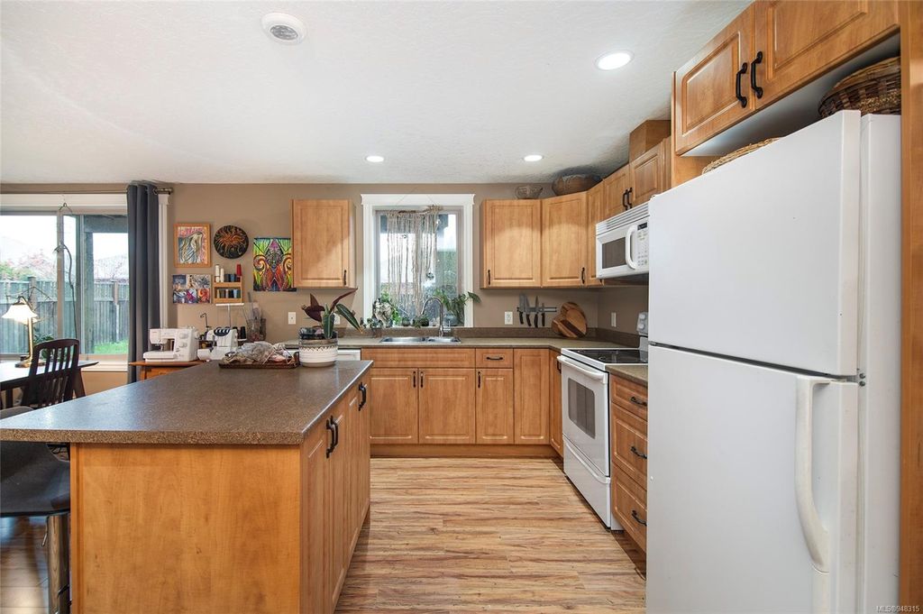 listing image 16041348631618743214