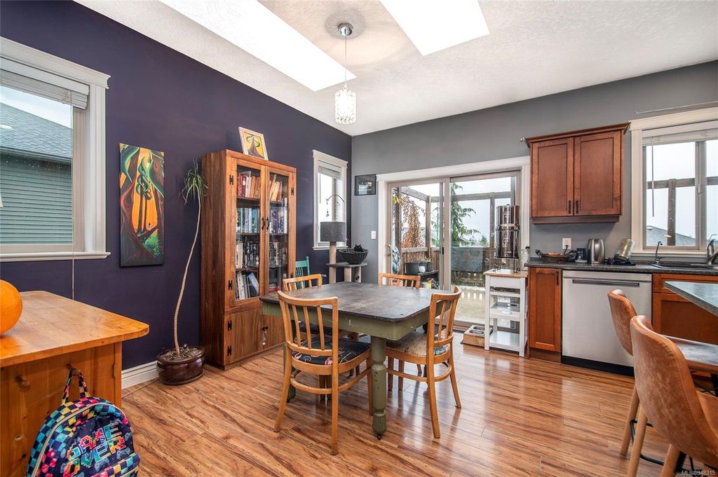 listing image 16041150411079795136