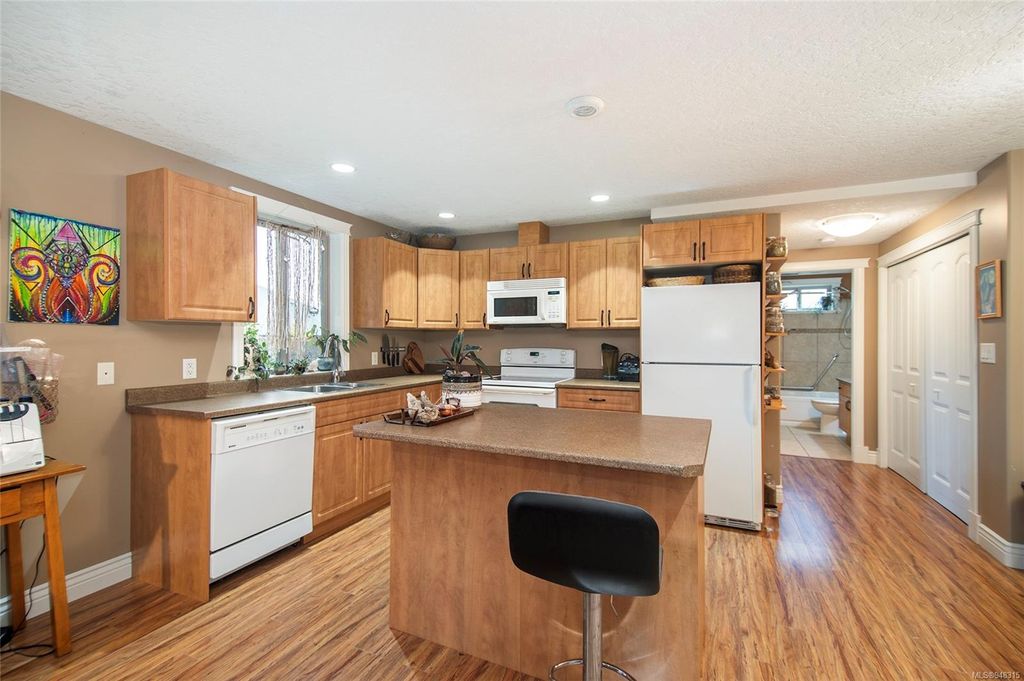 listing image 16041315019043654705