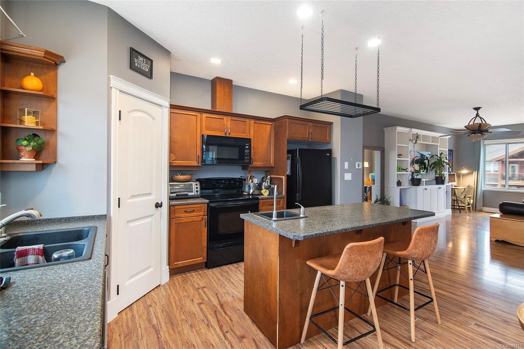 listing image 16043908623342552061