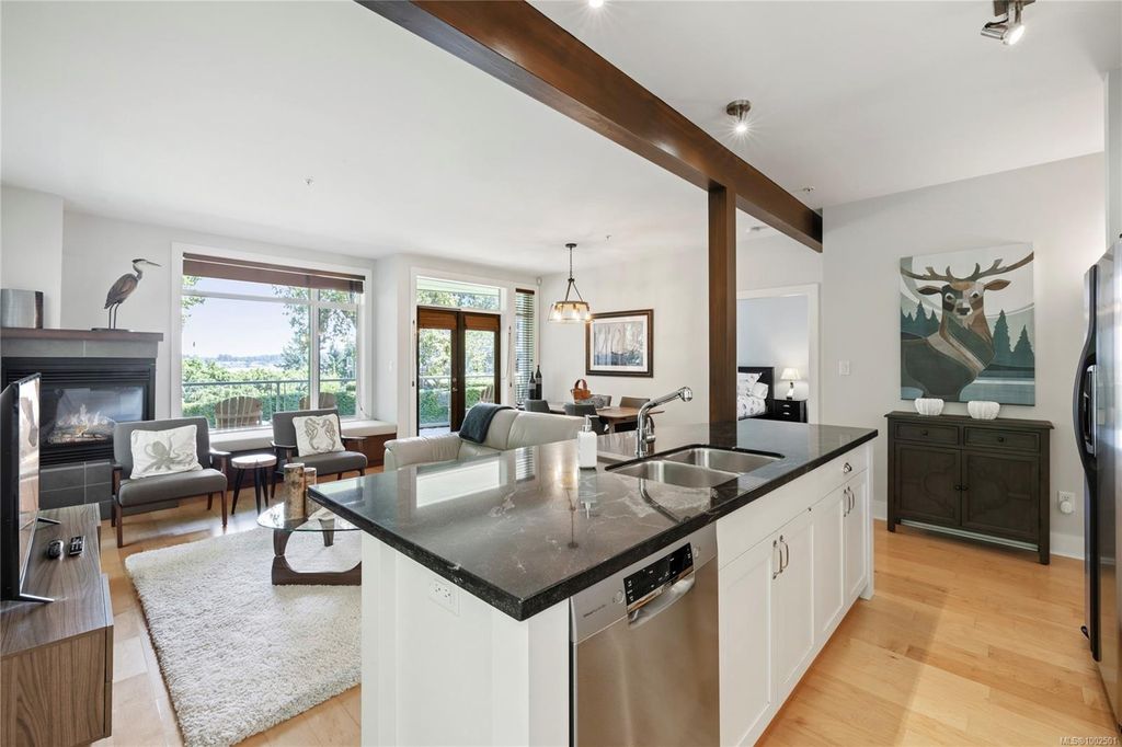 listing image 16043299055686492735
