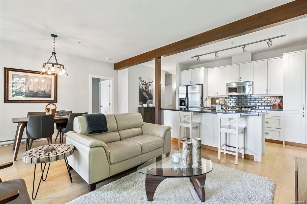 listing image 16040037263234976306