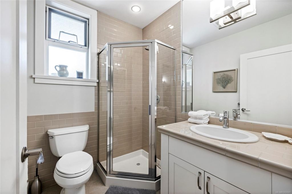 listing image 16049668796448563701