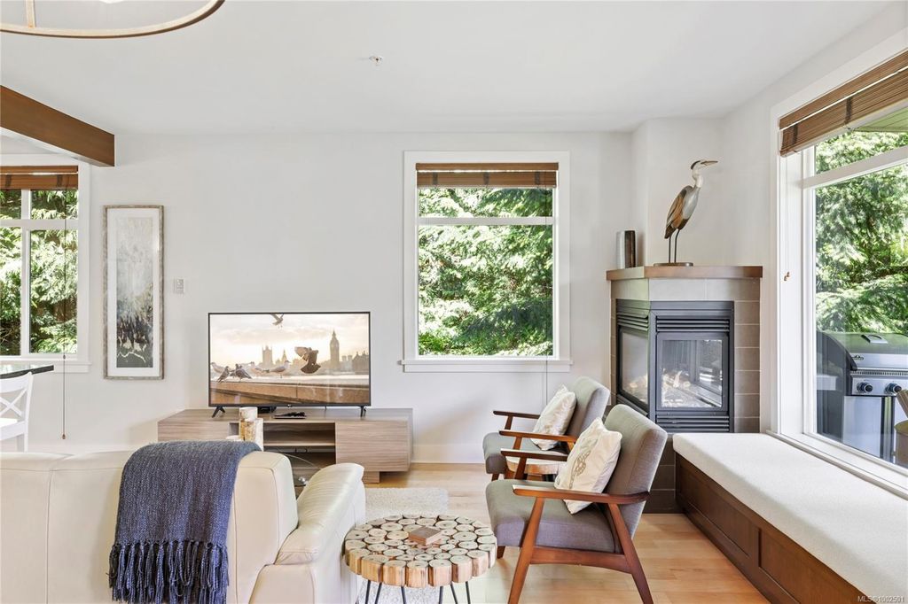 listing image 16049059407323918015