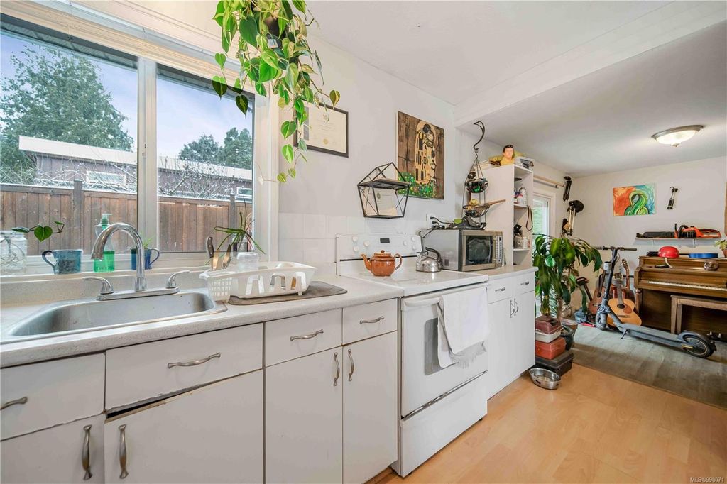 listing image 16040983210453802071