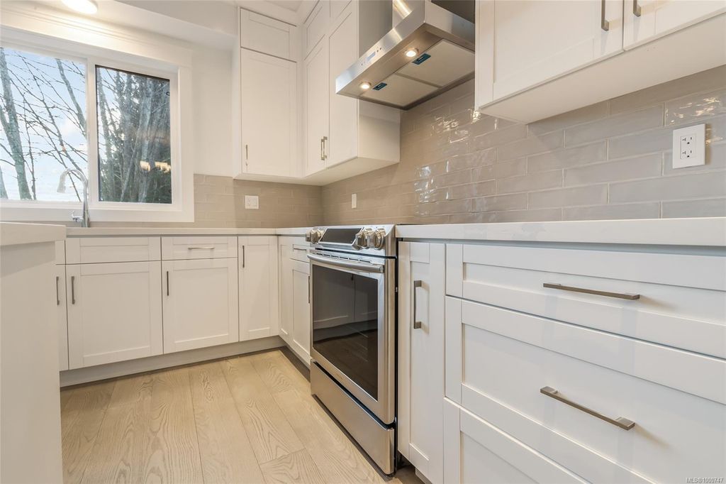 listing image 16048455133263083598
