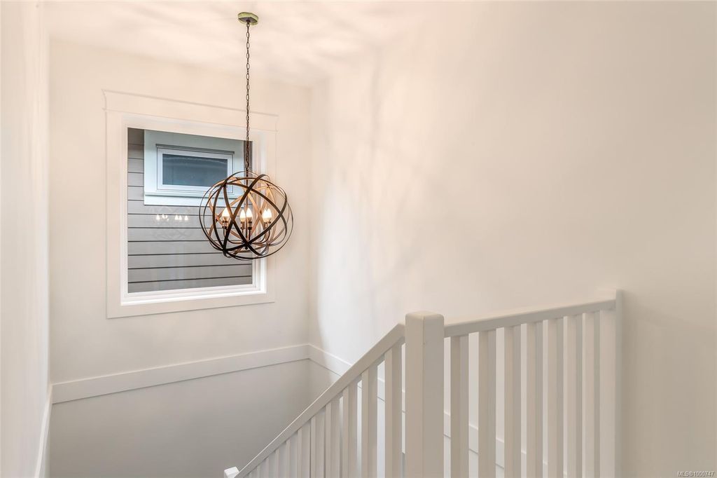 listing image 16049093704383059549