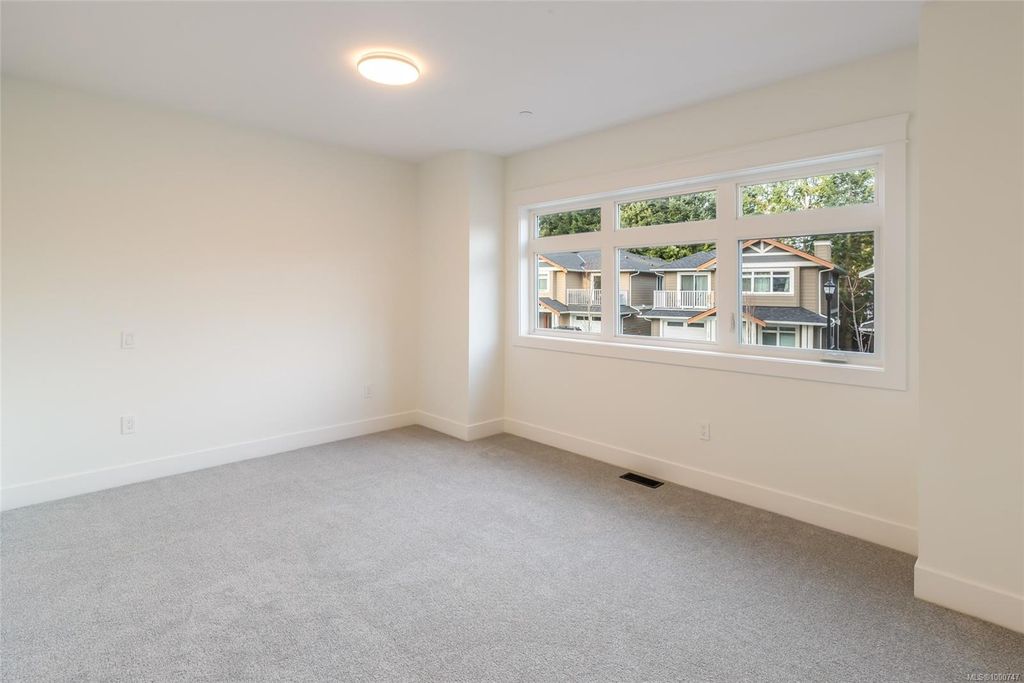 listing image 16049668457450705056