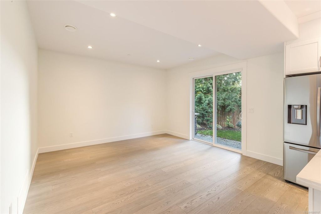 listing image 16043337460602350715