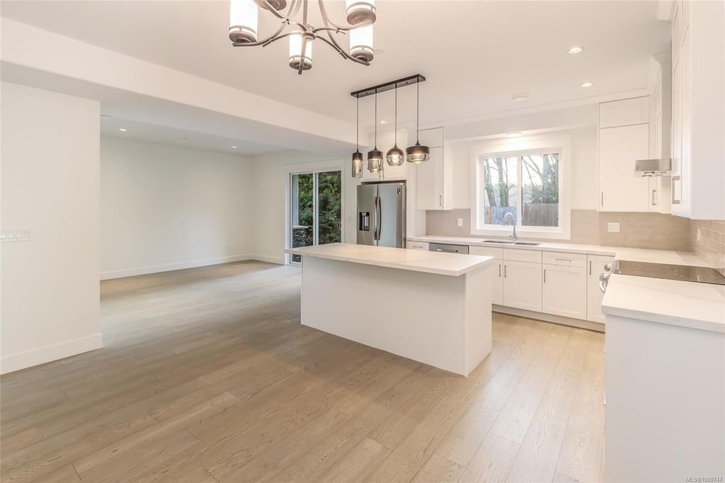 listing image 16043003186444118991