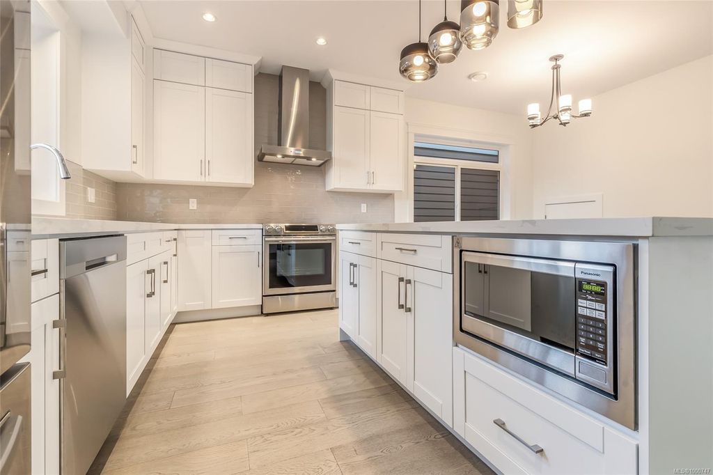 listing image 16045089327811293846