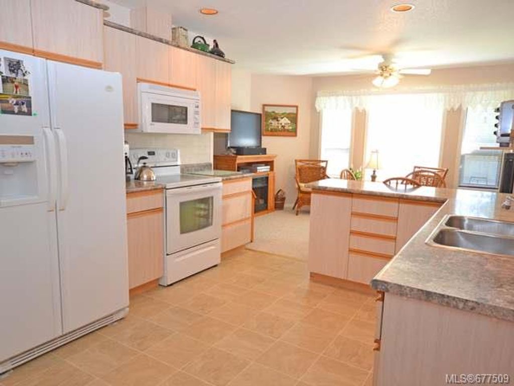 listing image 16042699219404361414