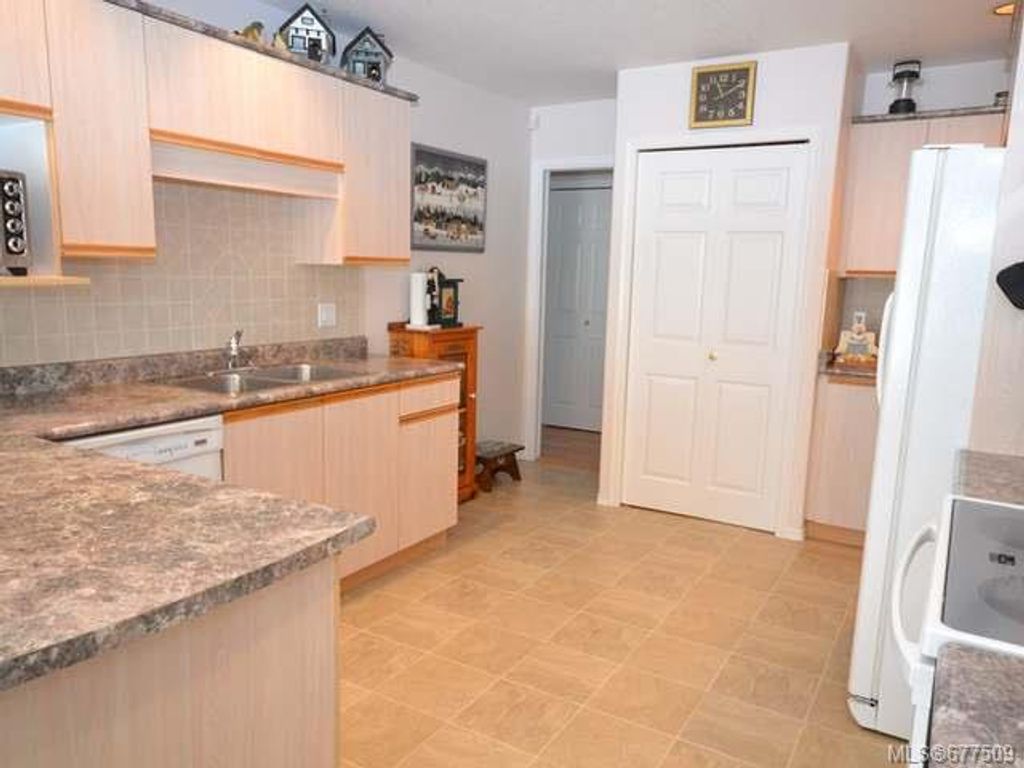 listing image 16047091549107817352