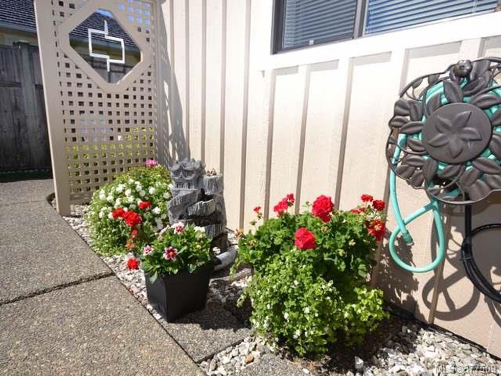 listing image 16043282908884934906