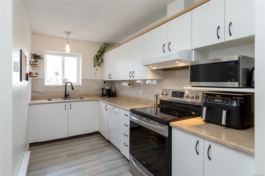 listing image 16044297797701525725