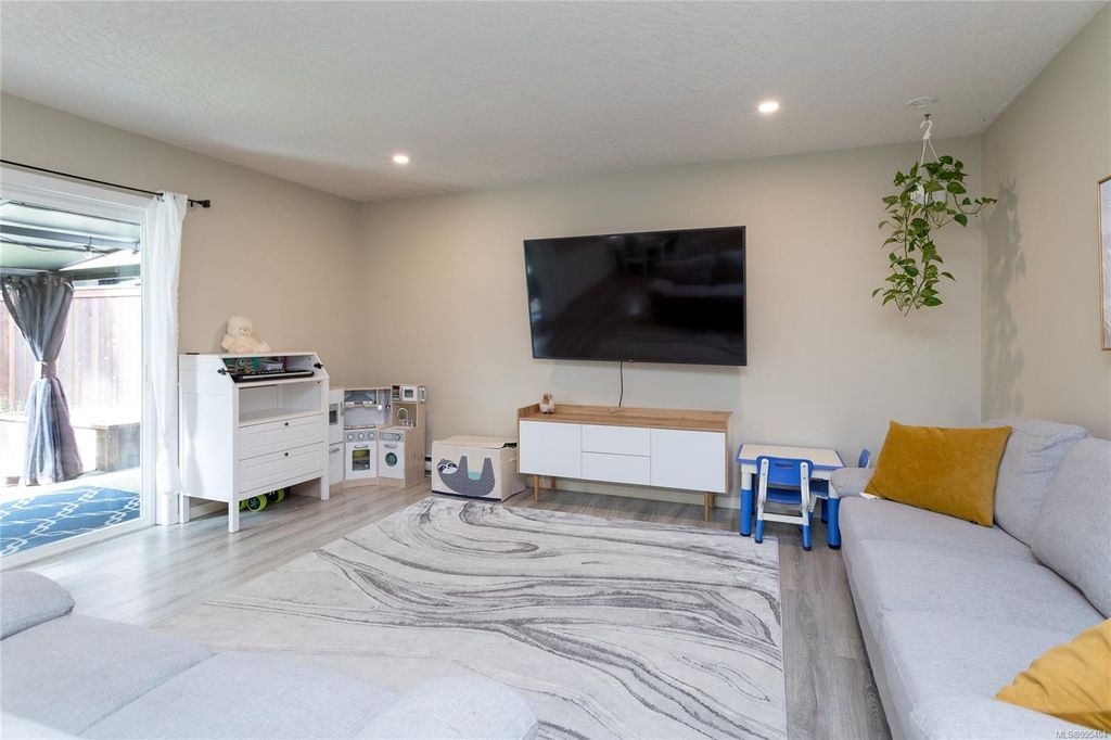 listing image 16041966534269253644